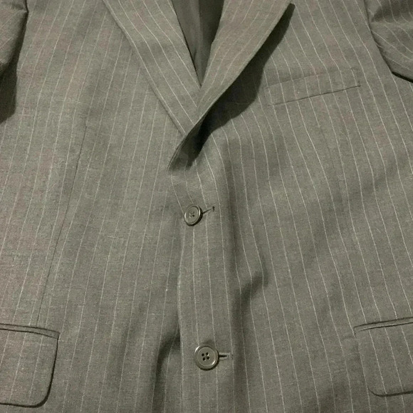 Men’s Joseph & Feiss Gray Pin Striped Suit Size  42 EUC - Picture 12 of 16
